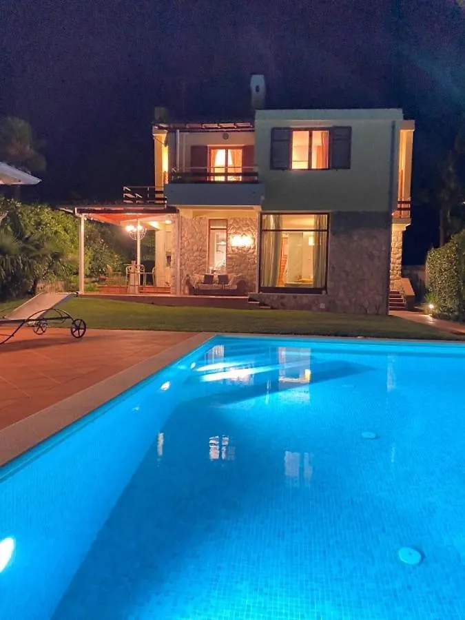 Villa Lovran, heated pool&incredible sea view Laurana